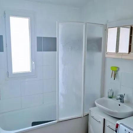 Votre Maison Loin De Chez Vous ! *
