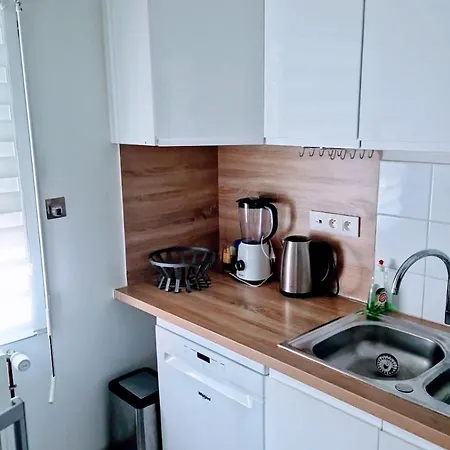 Votre Maison Loin De Chez Vous ! *